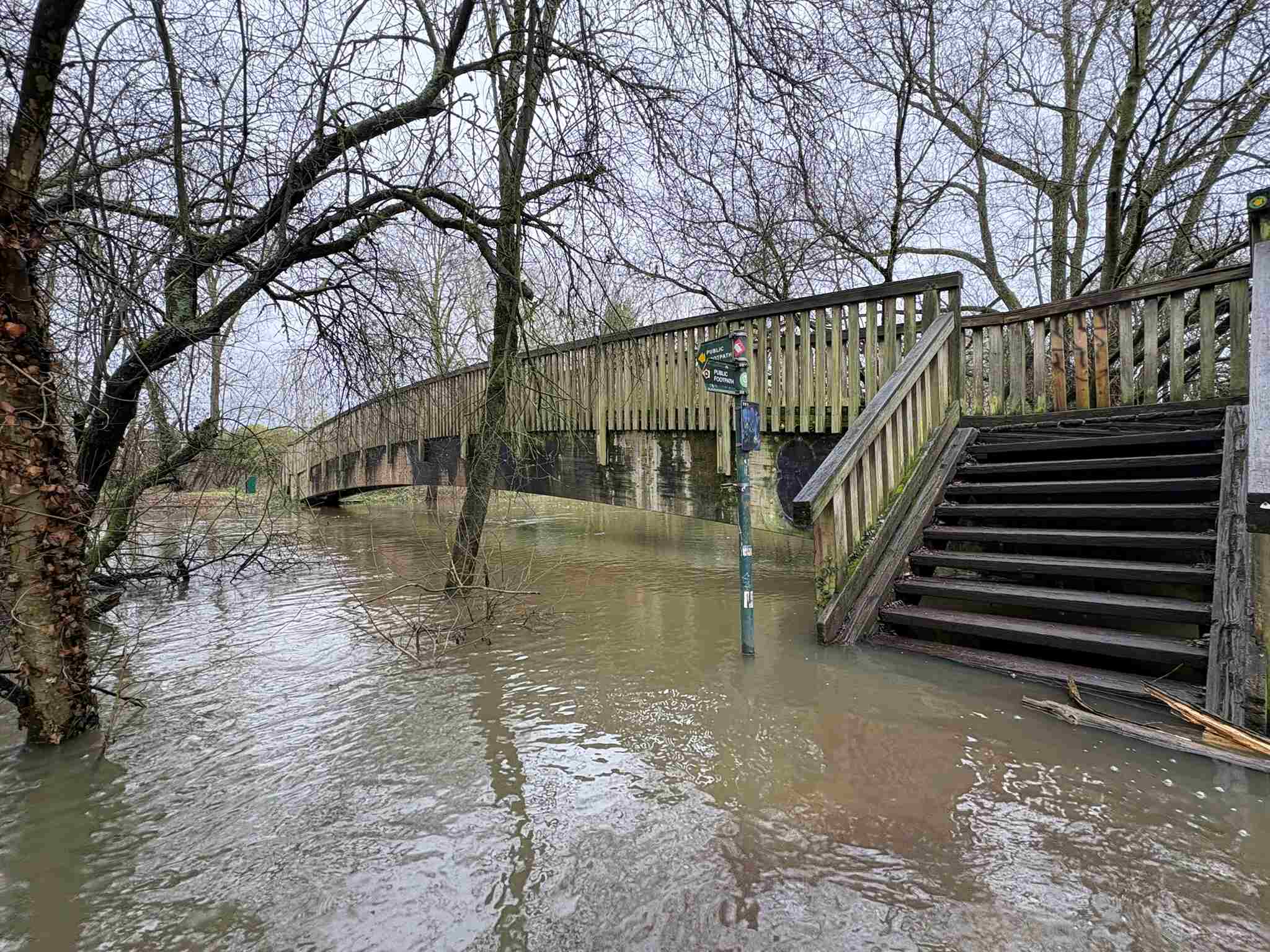 A view across the River Loddon from the Colemansmoor bridge
